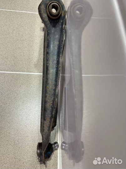 Рычаг передний левый Renault Megane II 2007 г