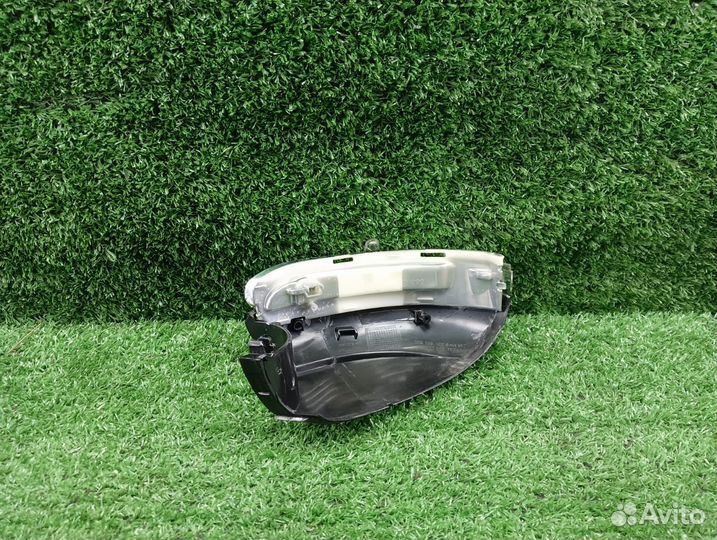 Поворотник в зеркало правый VW Golf 6 Touran VAG