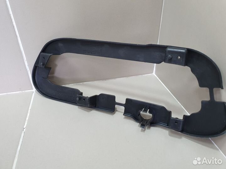 Кронштейн правого фонаря Chevrolet Cruze 2009-2016