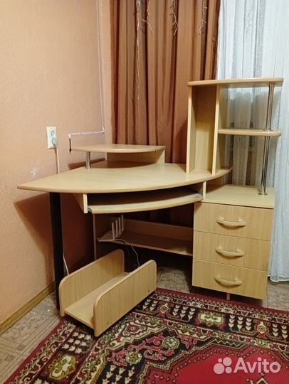 Компьютерный стол