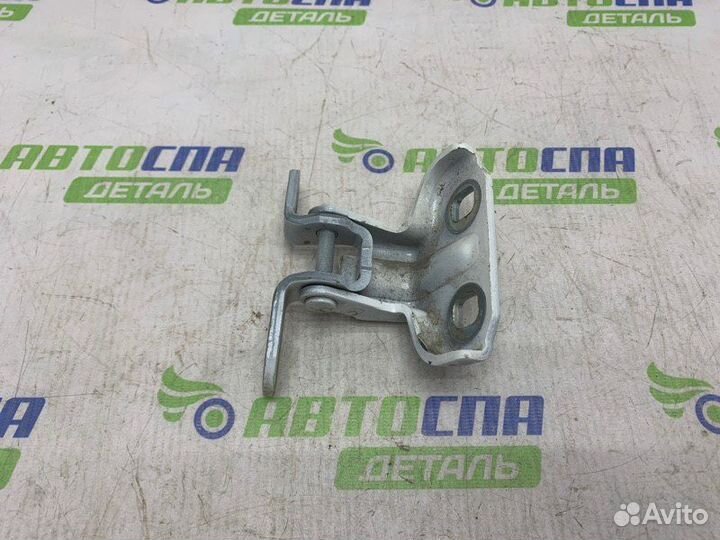 Петля двери задняя правая Opel Mokka кроссовер