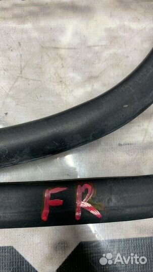 Уплотнитель двери передний правый Infiniti Ex37