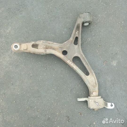 Рычаг подвески передний левый Mercedes-Benz R W251