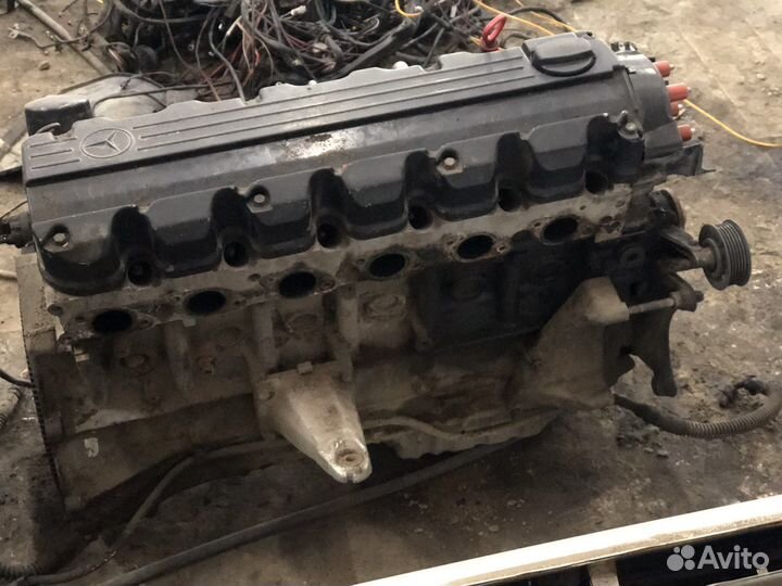 Двигатель на mercedes 124 M103 2,6