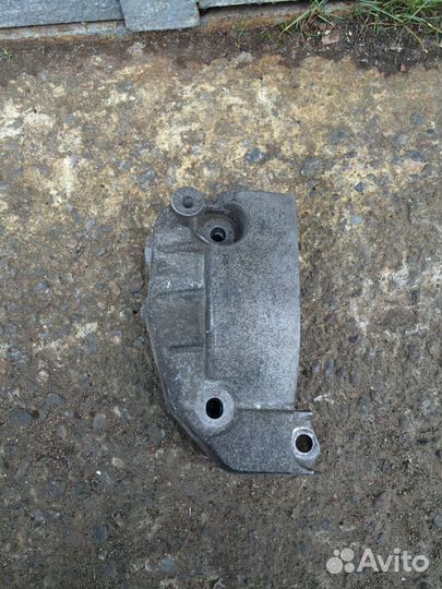 Кронштейн двигателя (опоры) Renault Megane 2