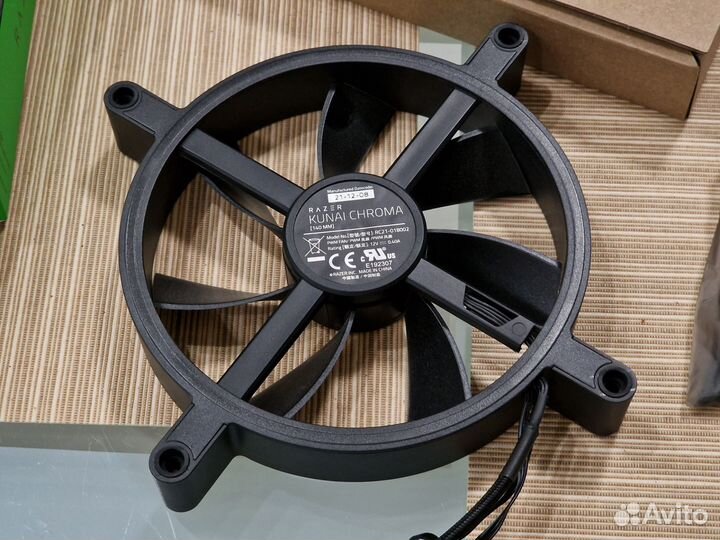 Вентилятор Razer Kunai Chroma RGB 140