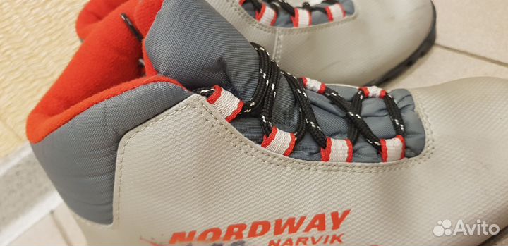 Лыжные ботинки