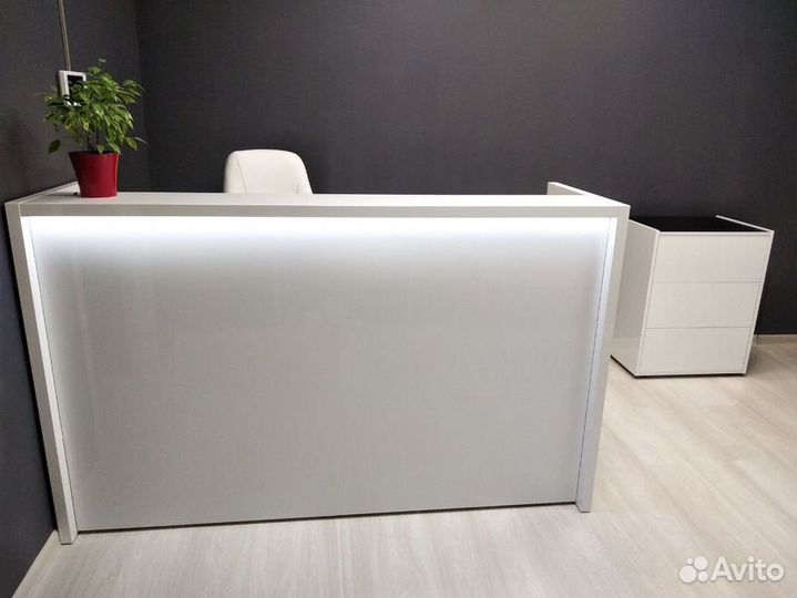 Стойка ресепшн