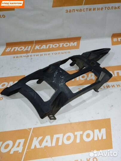 Кронштейн крепления бампера переднего правый Ford