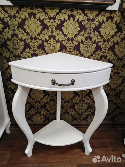 Консоль угловая