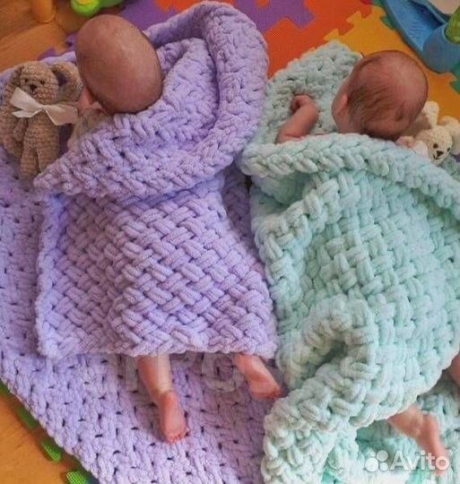 Пледы и пинетки плюшевые комплект на выписку