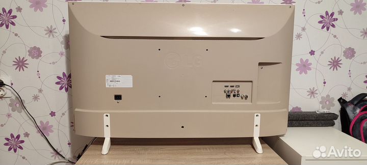 Телевизор LG битый