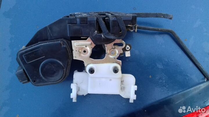 Замок передней левой двери Hyundai Elantra XD