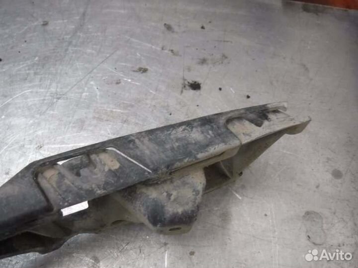 Кронштейн бампера передний правый Renault Megane