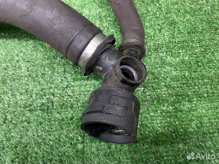 Потрубок радиатора Volkswagen Touareg