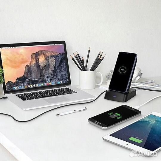 Док-станция с беспроводной зарядкой + повербанк