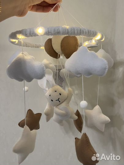 Мобиль из фетра с подсветкой музыкальным блоком