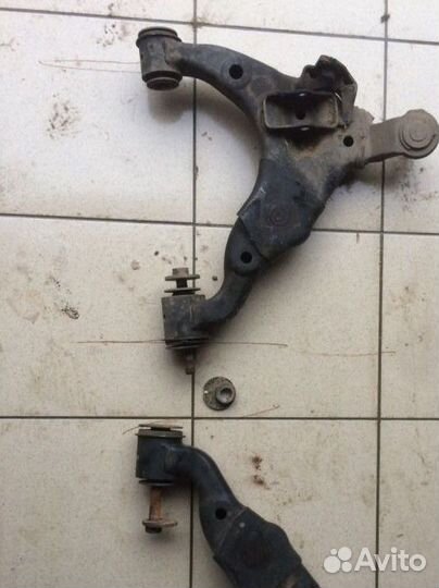 Передний рычаг Тойота Прадо 150