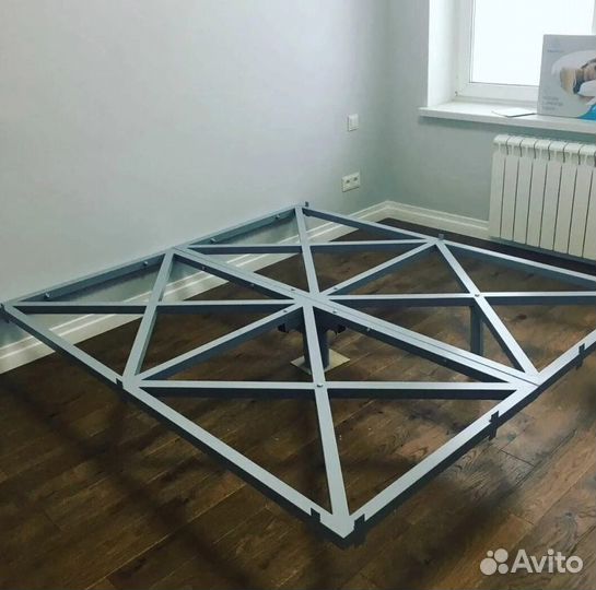 Парящая кровать