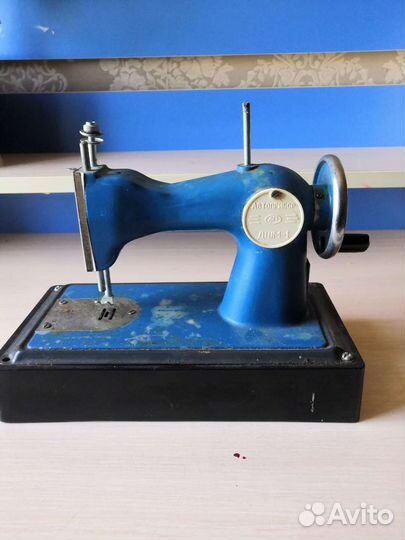 Детская швейная машинка