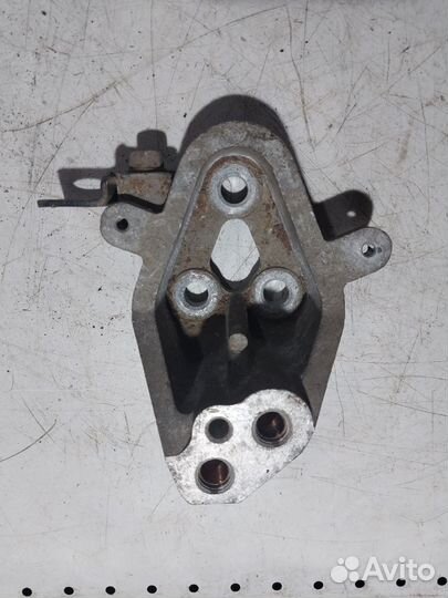 Кронштейн подушки левый для hyundai verna