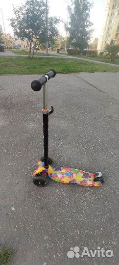 Самокат трехколесный