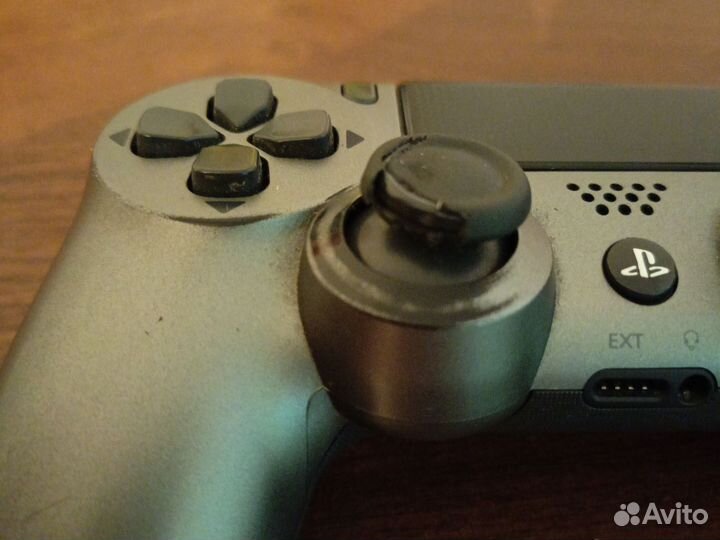 На запчасти джойстик ps4