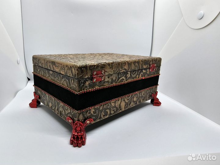 Шкатулка ручной работы «Красное и черное»