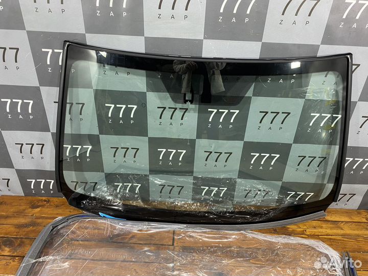 Стекло лобовое Toyota RAV4 IV (XA40) 12-19 Новое О
