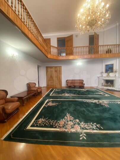 Дом 470 м² на участке 5,5 сот.