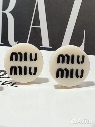 Стильные серьги Miu Miu