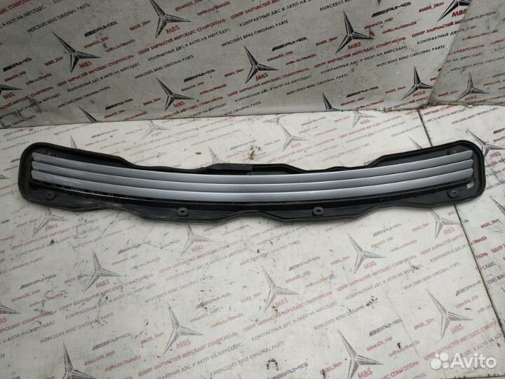 Решетка капота Mercedes E-Class W210