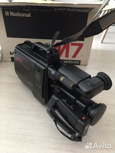 Видеокамера National M7