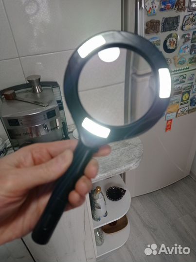 Лупа с подсветкой. Новая, с батарейками