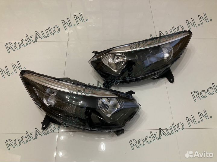 Фара (1шт) Renault Kaptur - черная
