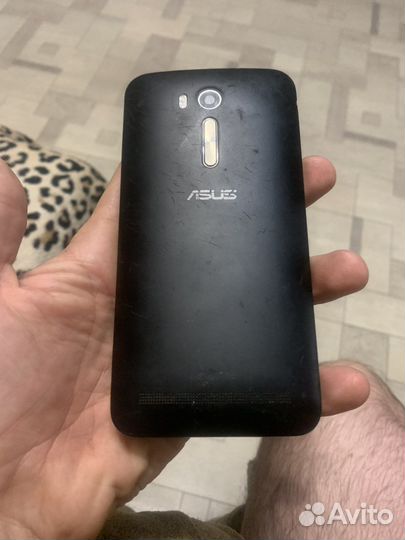 Телефон asus