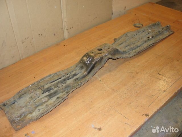 Балка запаски Lexus lx470 2005г