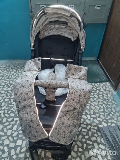 Прогулочная коляска