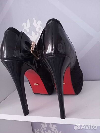 Женские туфли