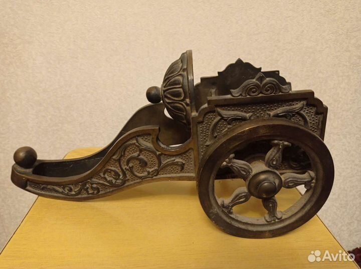 Бронзовая подставка под шампанское 