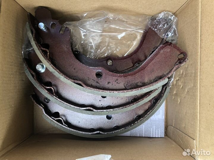 Тормозные колодки ручника