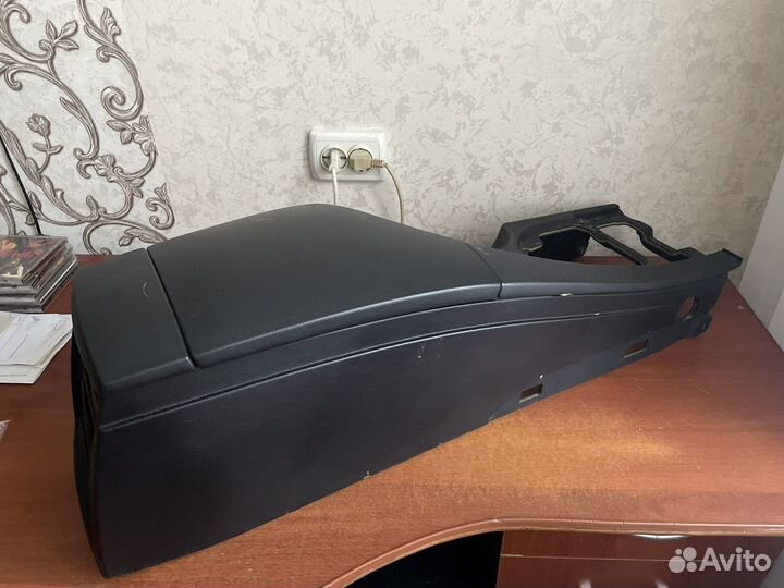 Подлокотник bmw 5 e60/e61