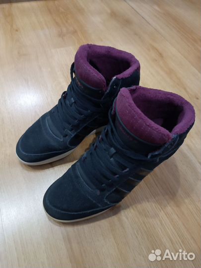 Сникерсы женские 