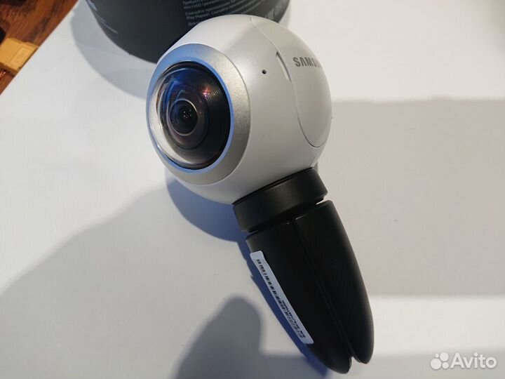 Панорамная экшн-камера Samsung Gear 360