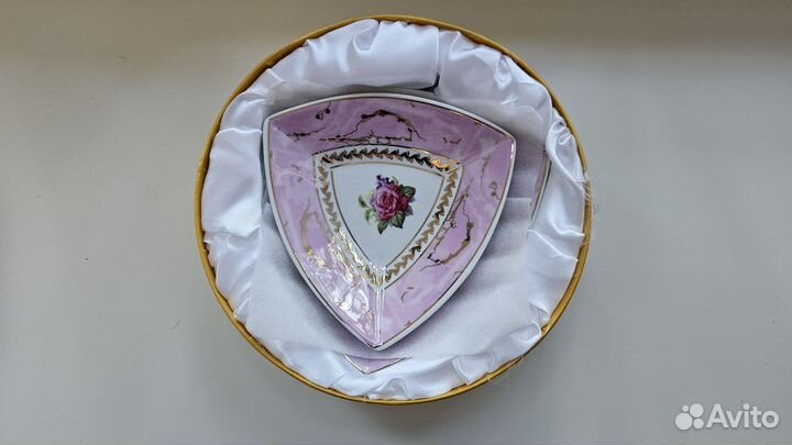 Набор сервировочных тарелок фарфор