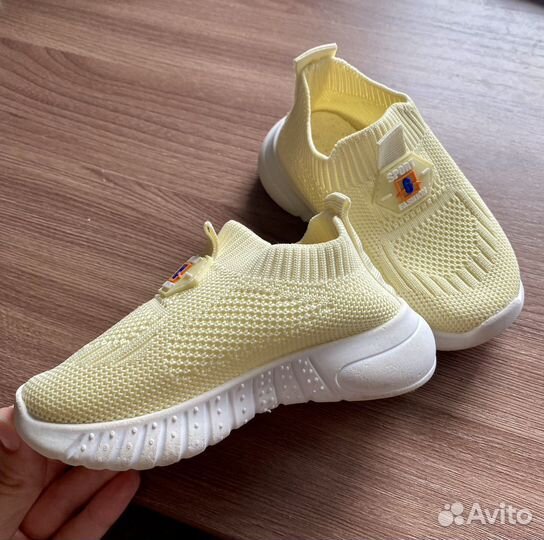 Кроссовки детские