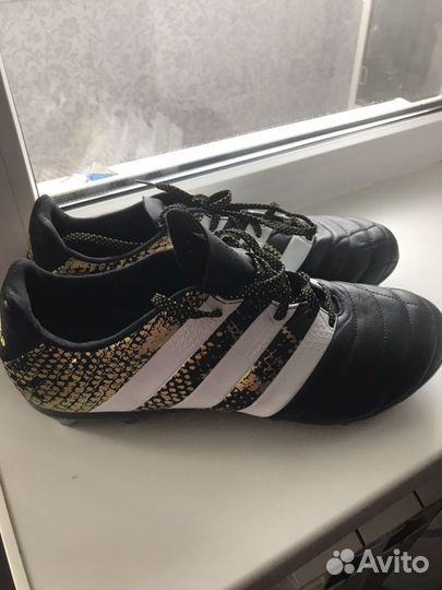 Оригинальные футбольные бутсы adidas