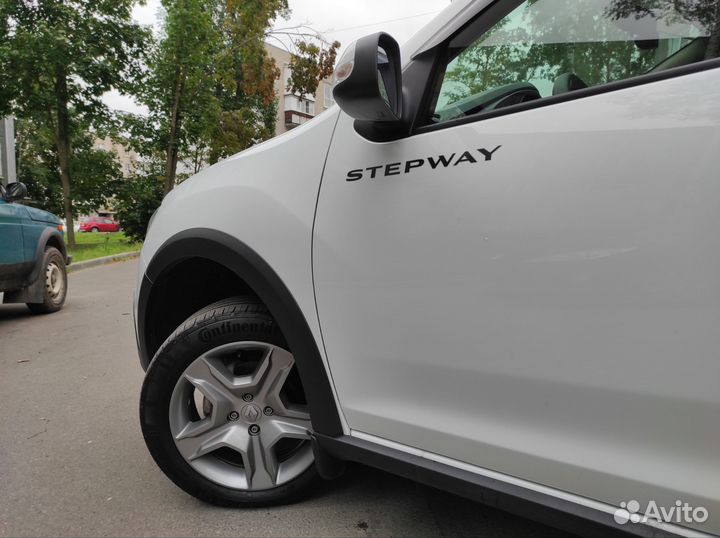 Renault Logan Stepway 1.6 МТ, 2021, 76 150 км