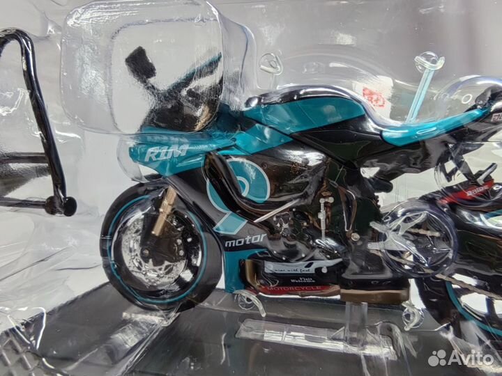 Коллекционная модель мотоцикла yamaha 1:12