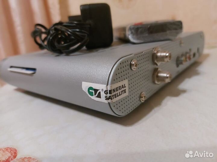 Ресивер и тарелка триколор